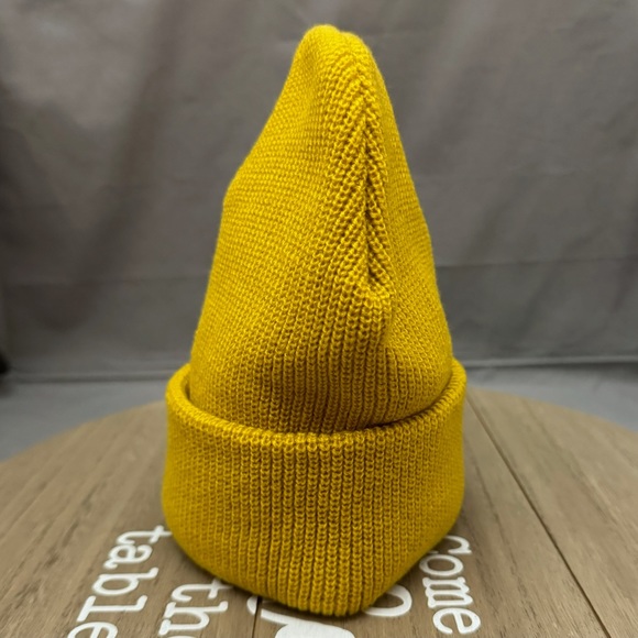 Hot Topic Knit Cuff Beanie Men’s Women’s Winter Hat Yellow OSFA - Picture 4 of 6